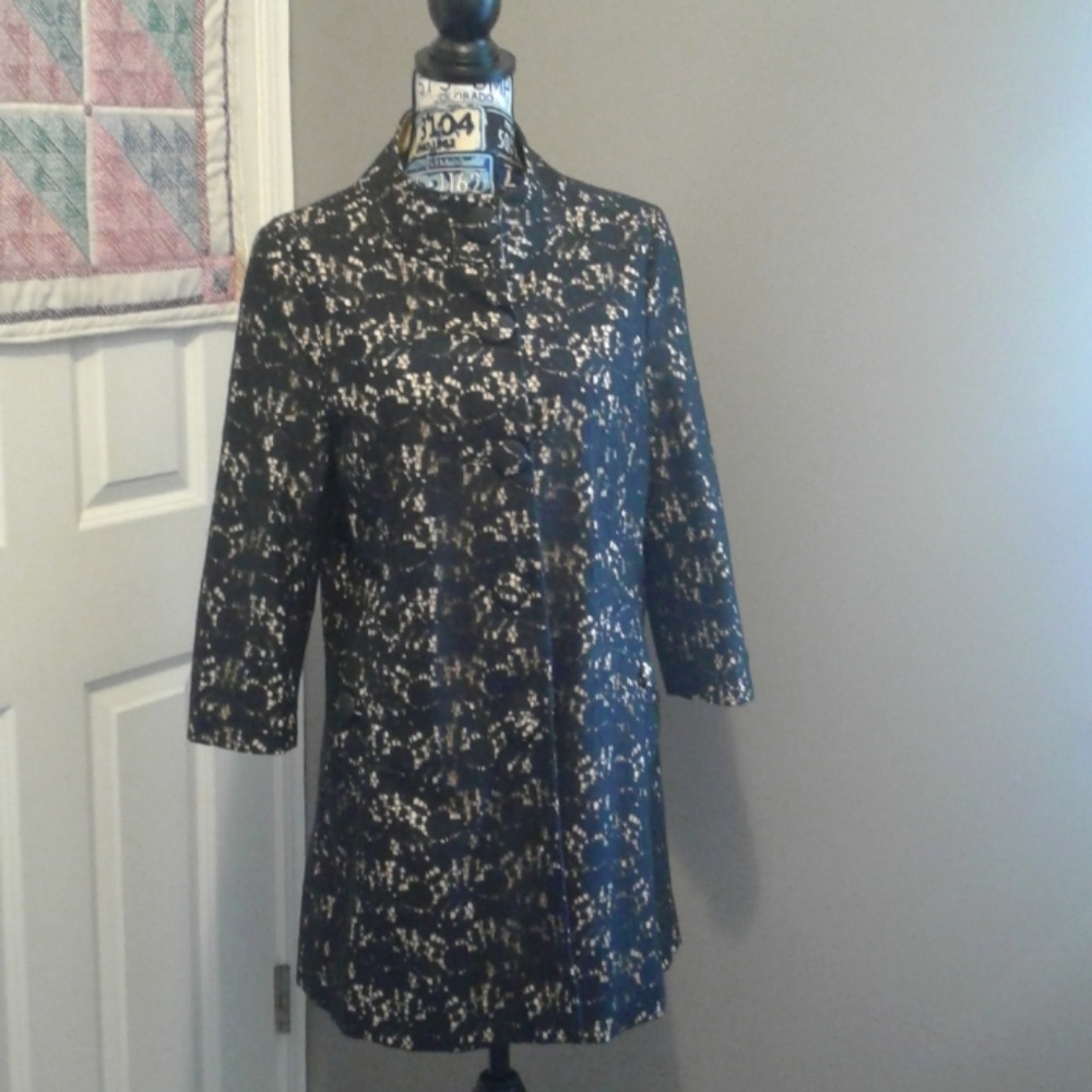 Atmosphere lace overlay light coat